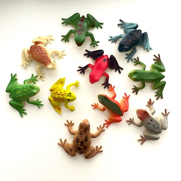 10 Colorful Miniature Toy Frogs Toads Amphibians Poison Dart Tree Frog Blue Red - Picture 1 of 14